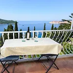 Charming 2-Bedroom Apartment With Ocean Views In Dubrovnik *