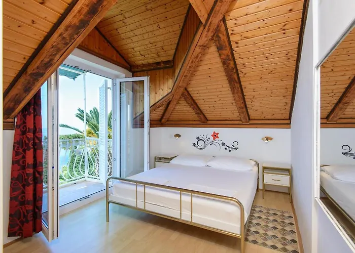 With The Beautiful Sea View In - Family Friendly Апартаменты *